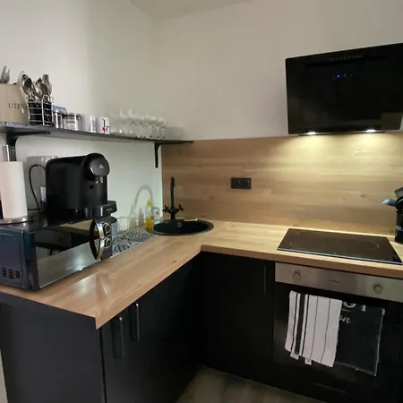 Vert Hote Apartament *